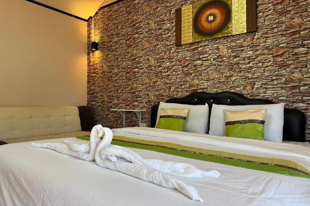 6-Bed Mixed Dormitory Room room - Image 1