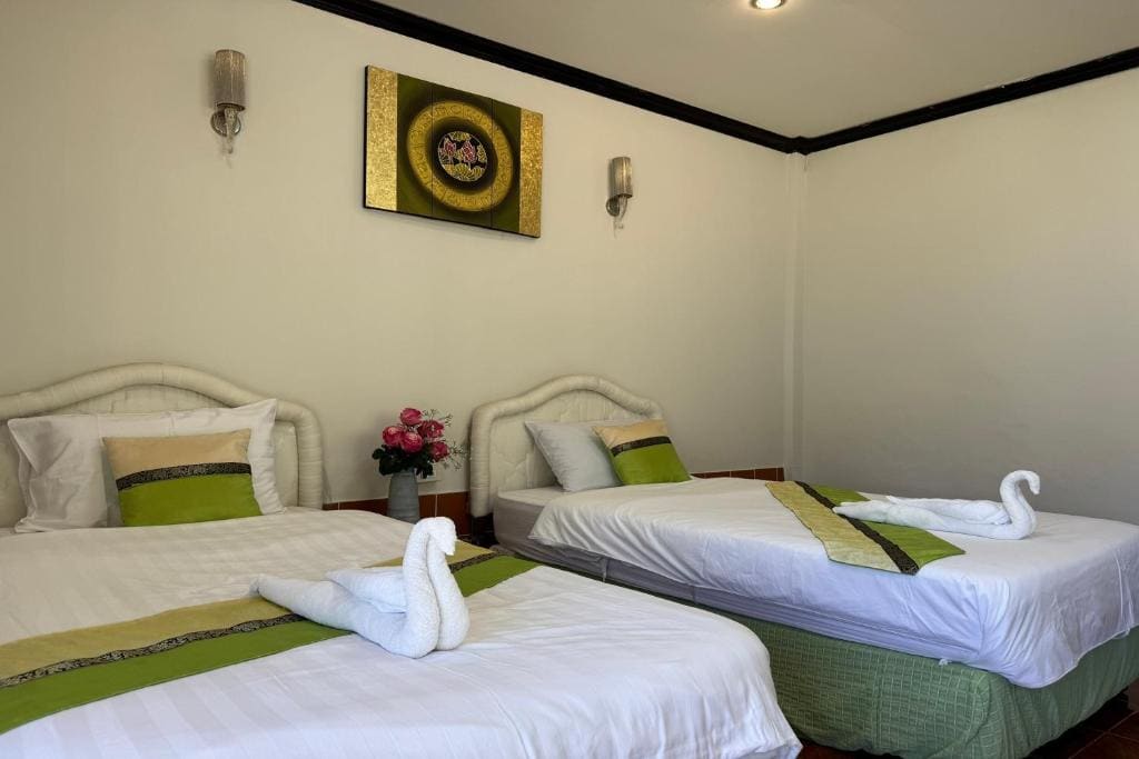 Standard Twin Room room - Image 2