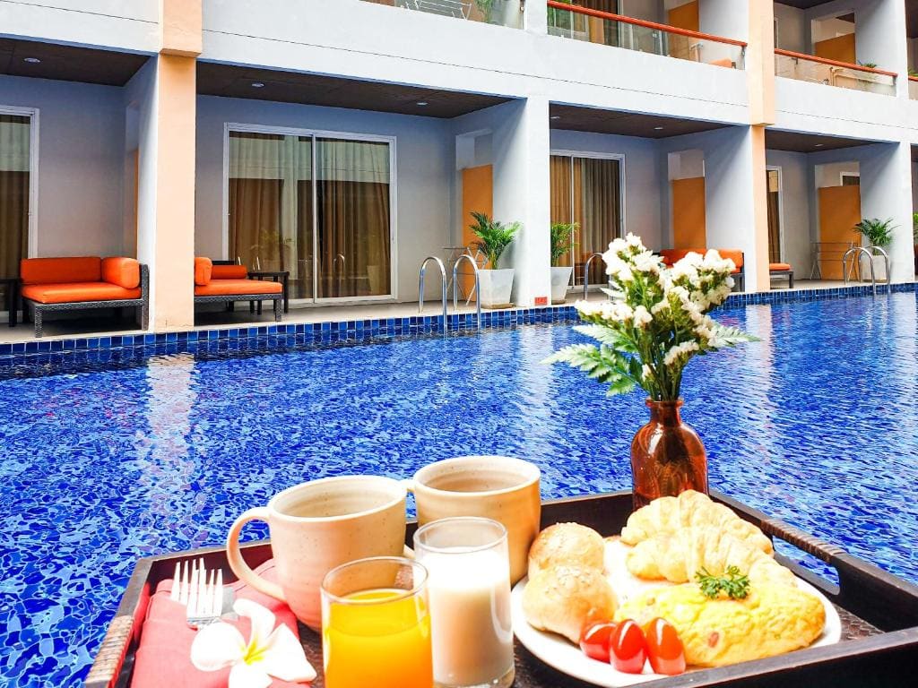 Suite with pool access room - Image 2