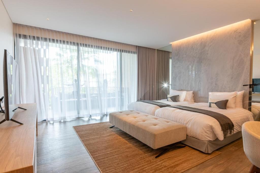 Deluxe Double or Twin Room with Pool View room - Image 3
