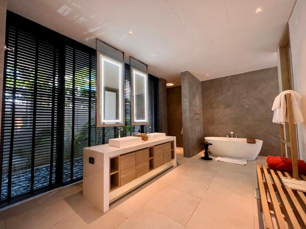 Suite with Private Pool room - Image 2