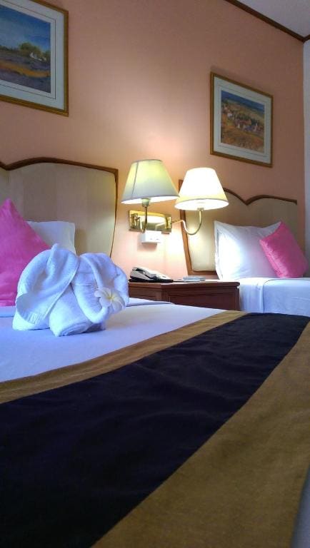 Standard Twin Room room - Image 2