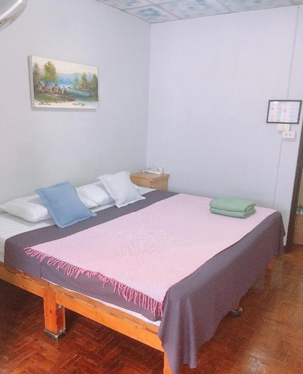Double Room with Private Bathroom room - Image 2
