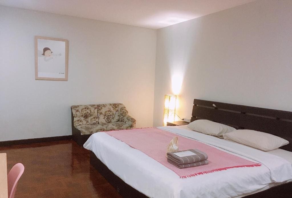 King Room with Balcony room - Image 2