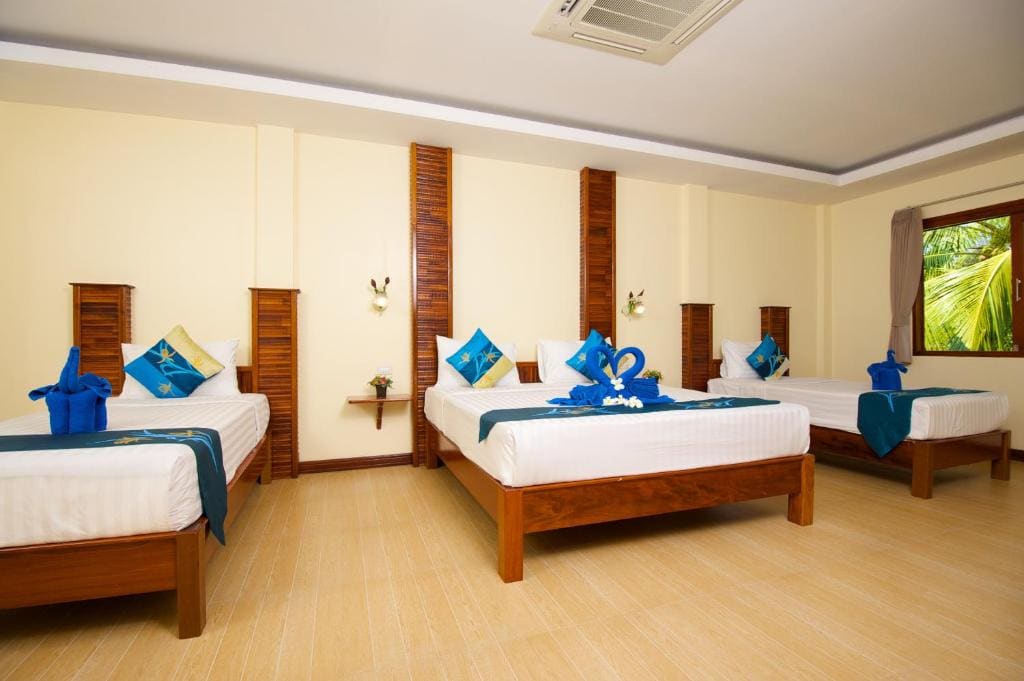 Family Room with Mountain View room - Image 1