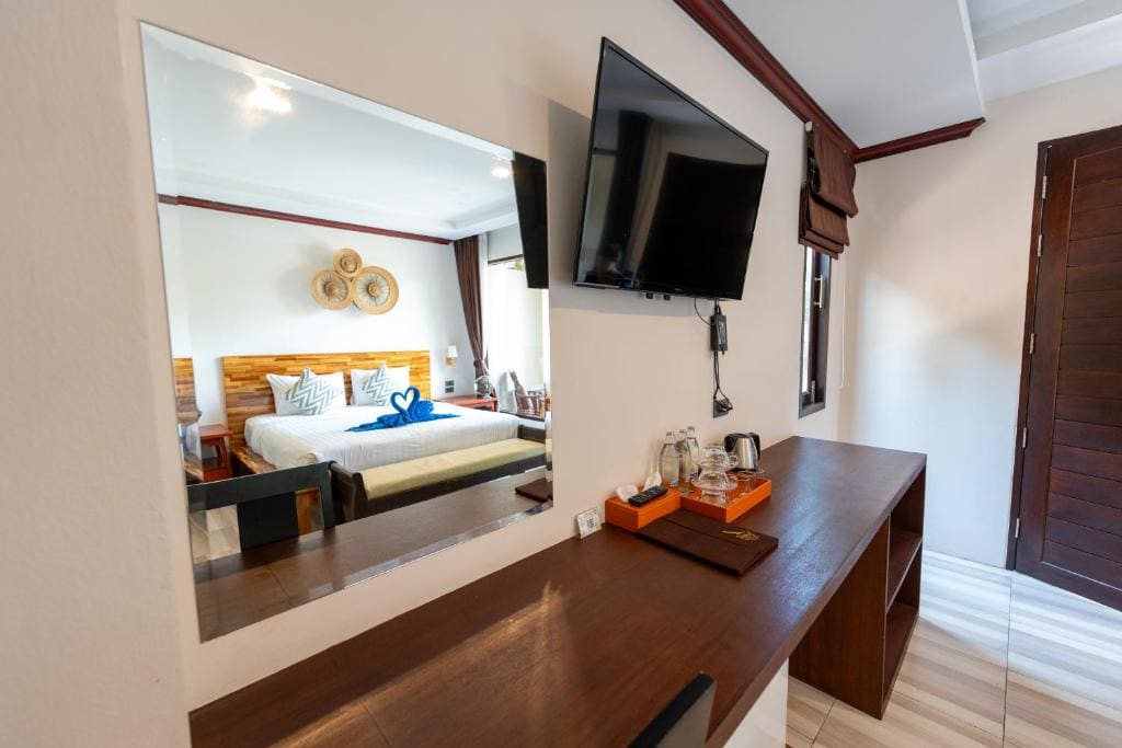 Comfort Triple Room - Street Side Building room - Image 1