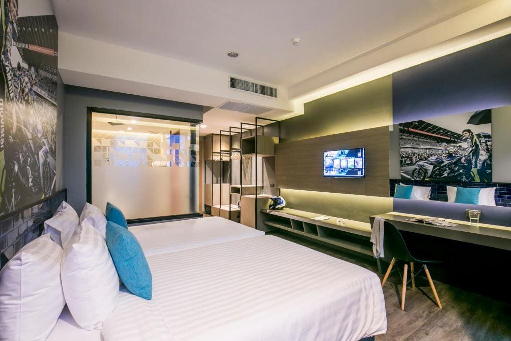 Deluxe Twin Room room - Image 1