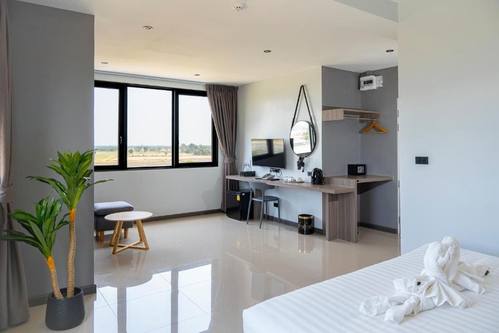 Deluxe Double Room room - Image 2