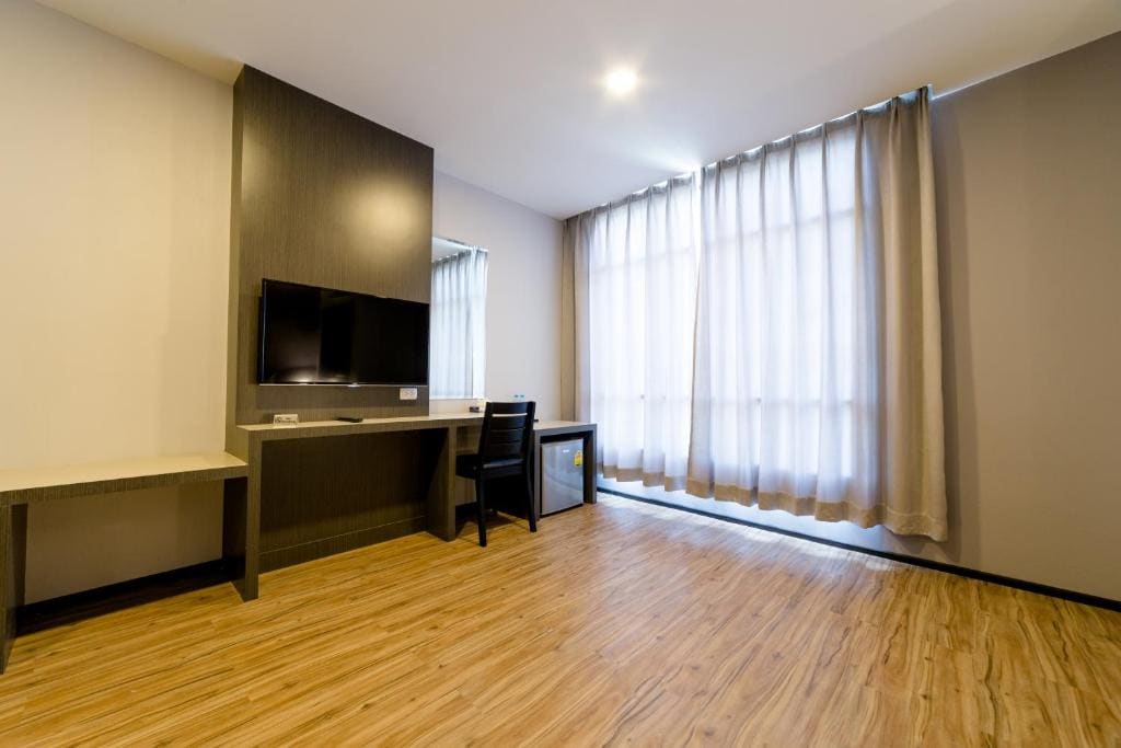 Room room - Image 1