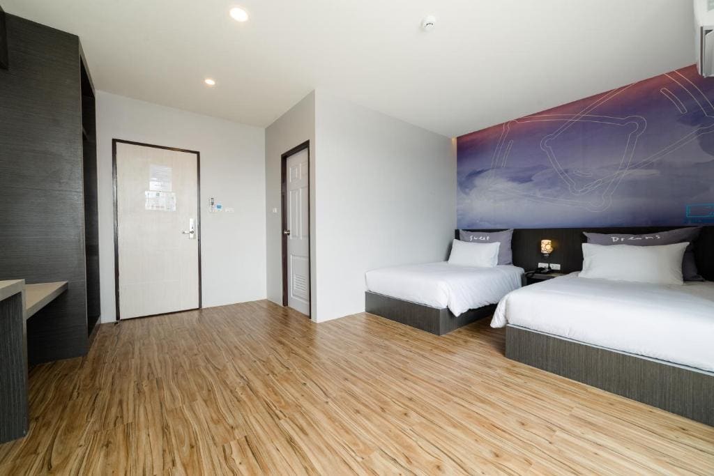 Room room - Image 2