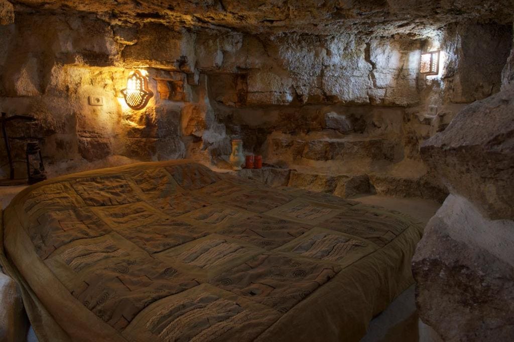 Large Double or Twin Room room - Image 3