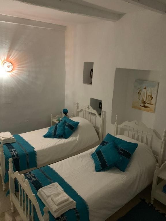 Twin Room with City View room - Image 2