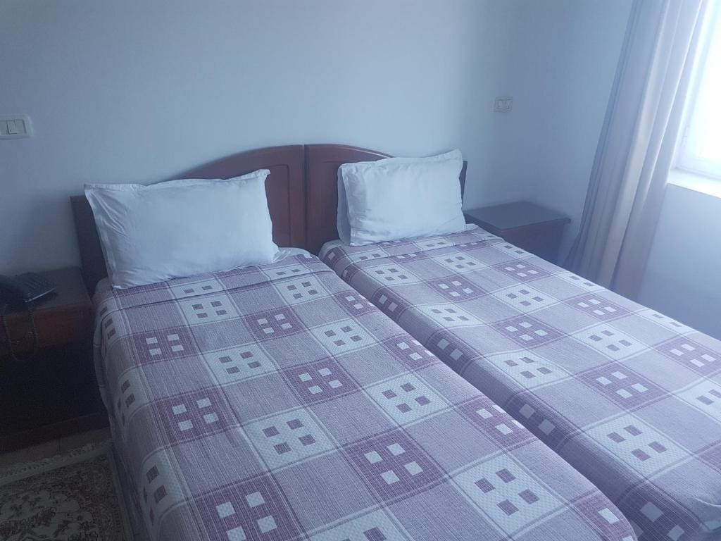 Double Room with Corniche View room - Image 2