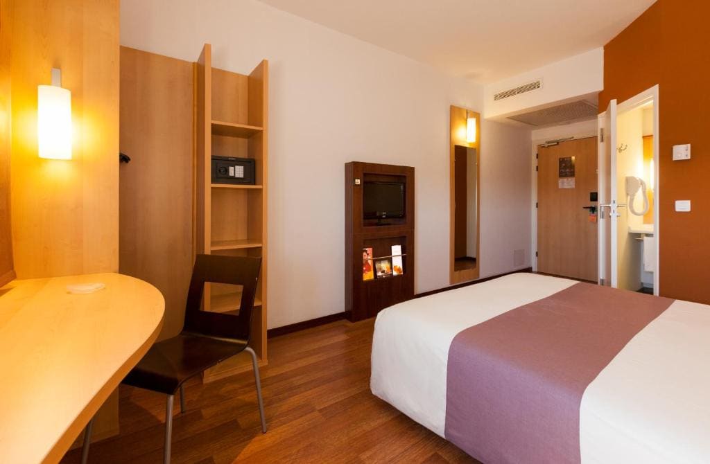 Standard Double Room room - Image 2