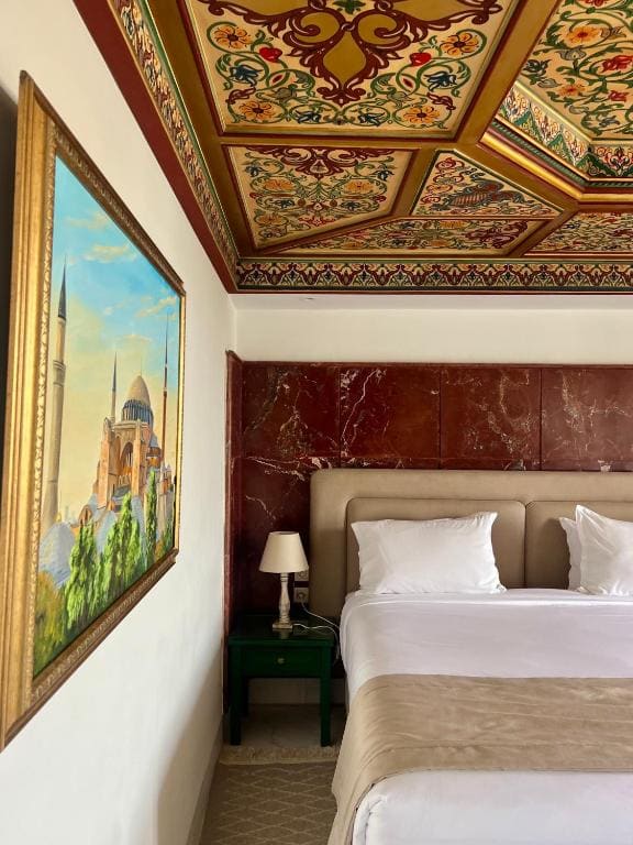 Deluxe Double Room with Shower room - Image 1