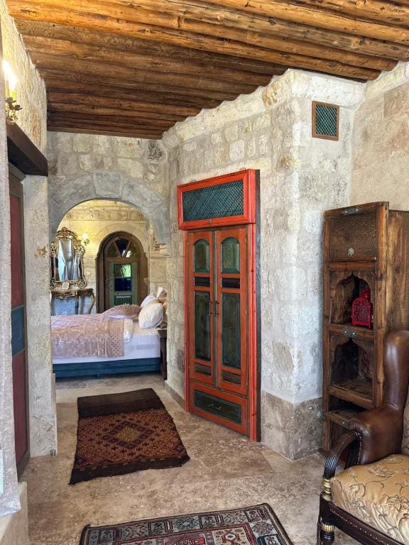 Deluxe Double Room with Bath room - Image 2