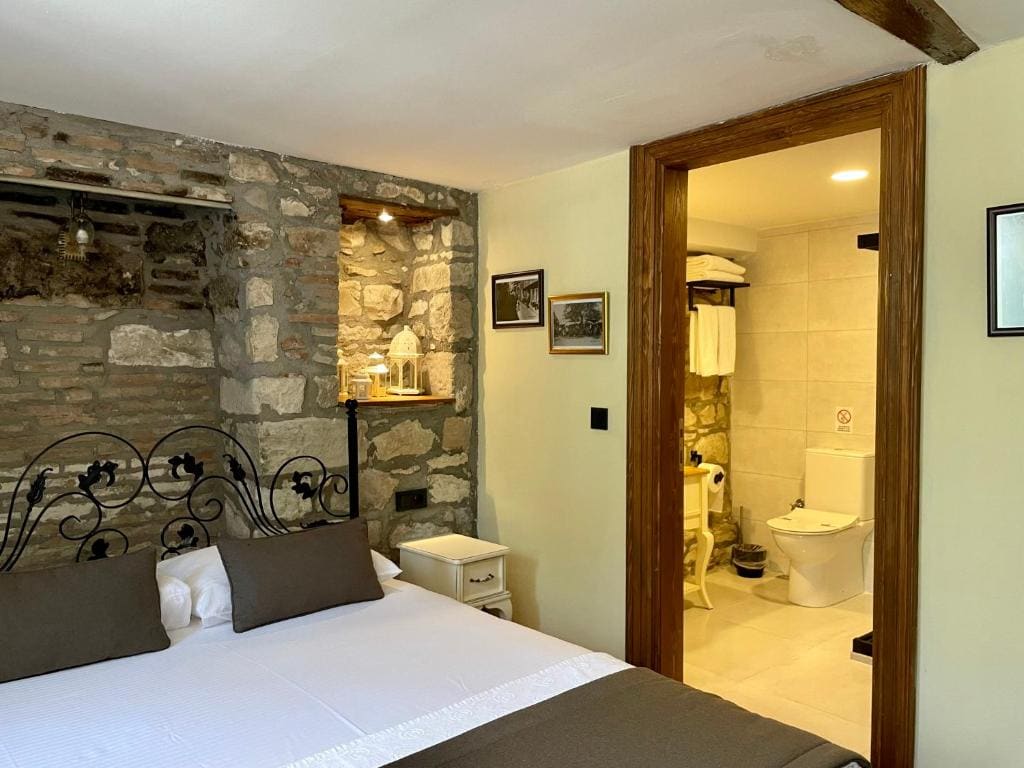Superior Double Room room - Image 3