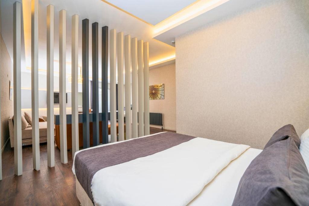Superior Quadruple Room room - Image 3