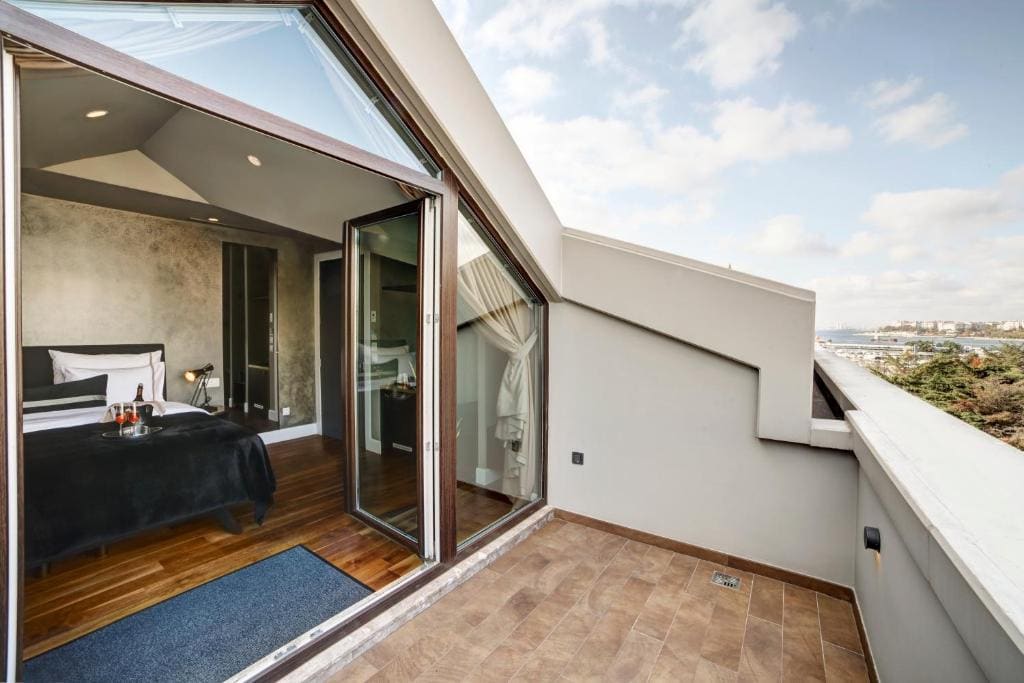 Double Room with Terrace room - Image 3