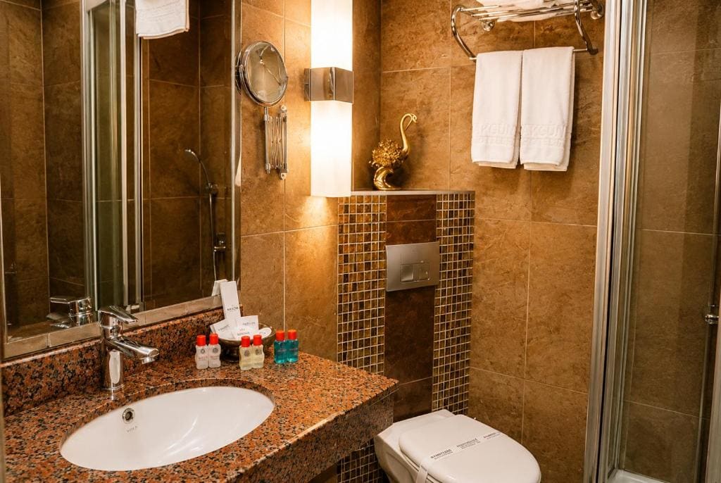 Standard Triple Room room - Image 1