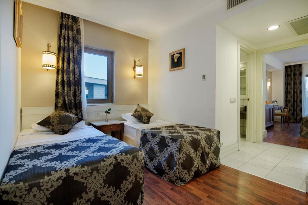 Family Room room - Image 2