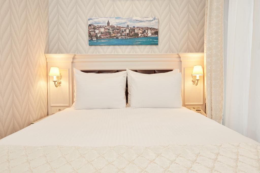 Standard Double Room with Garden (Basement) room - Image 1