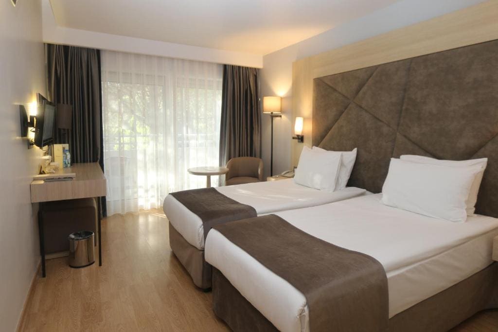 Superior Double Room with Land View room - Image 2