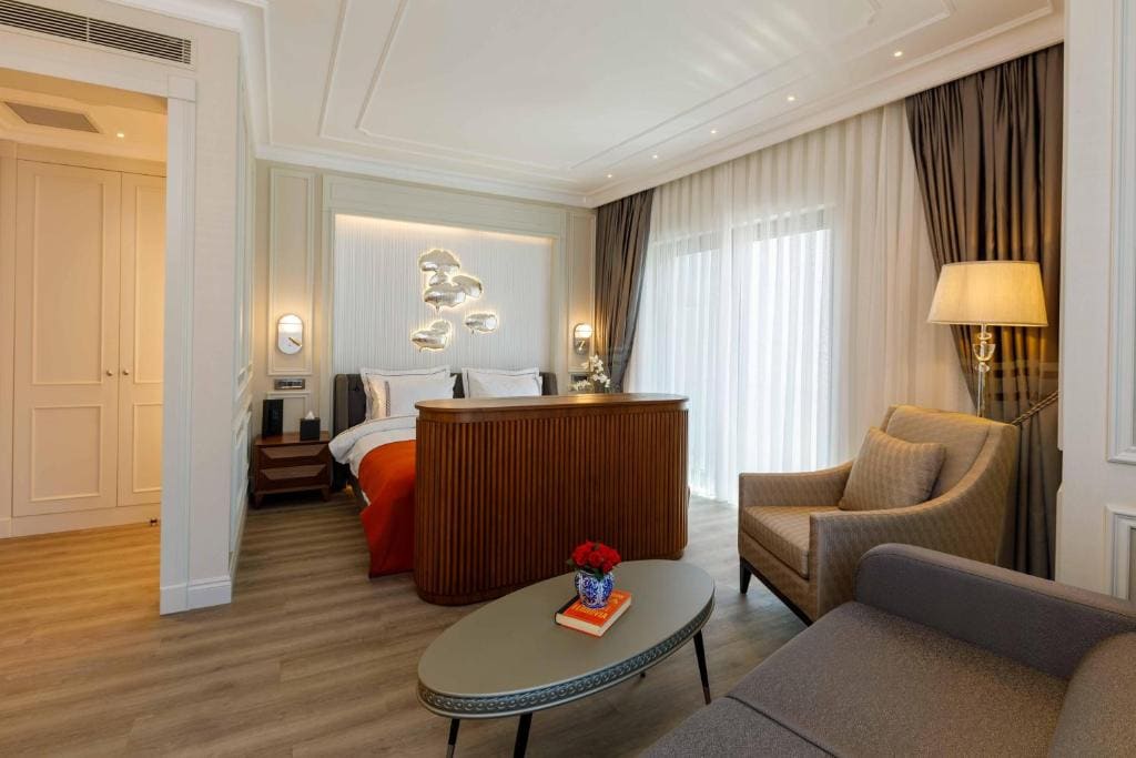 Corner Deluxe room - Image 1