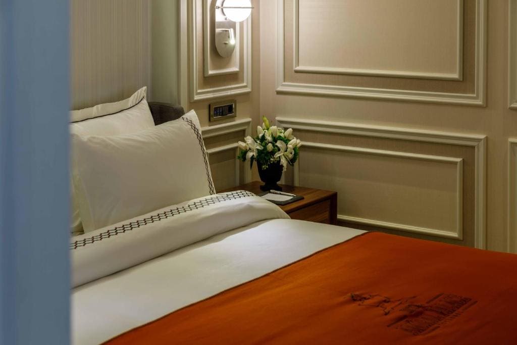 Deluxe Suite room - Image 3