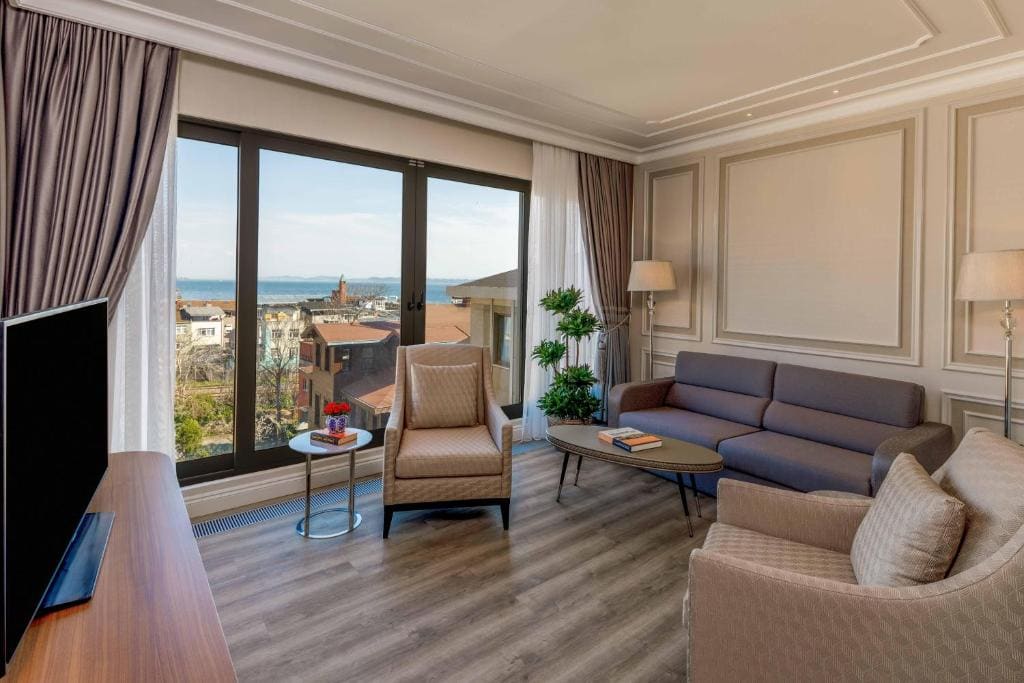 Executive Suite room - Image 2