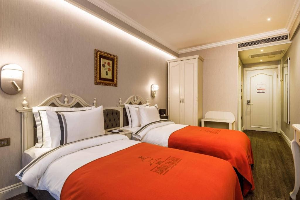 Standard Twin Room room - Image 1
