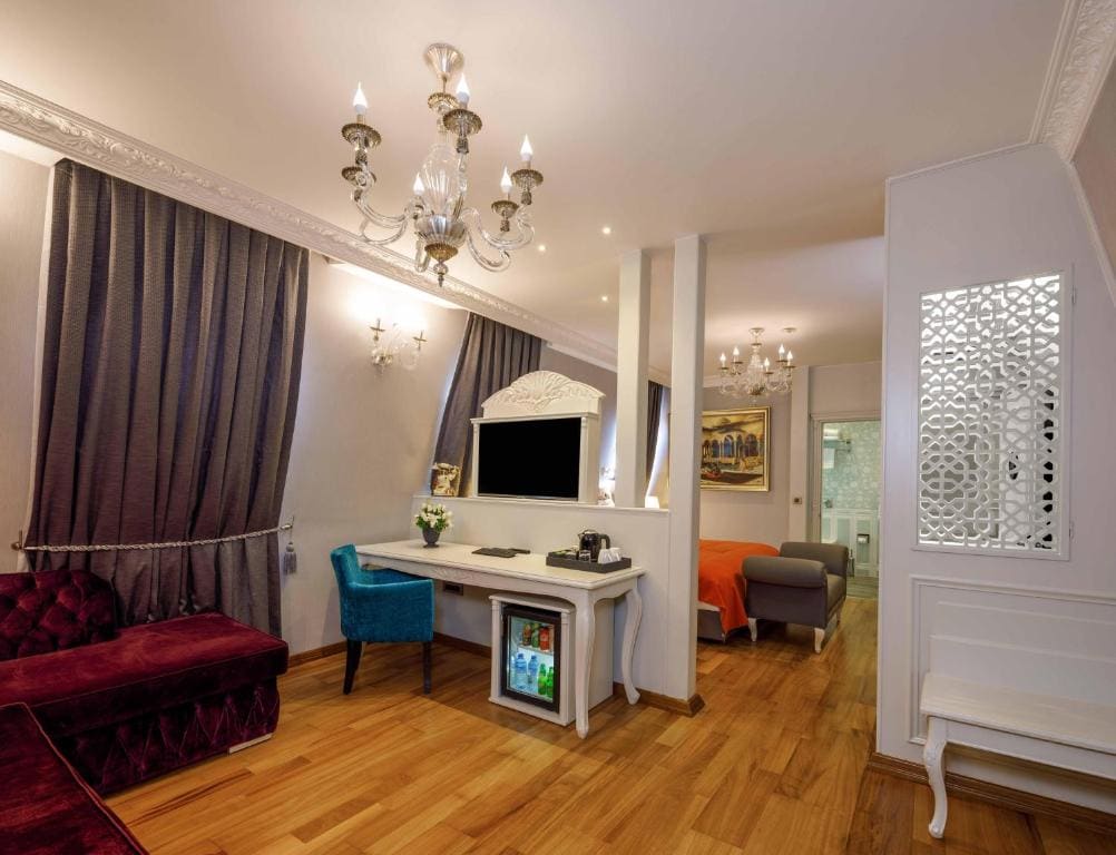 King Suite room - Image 2