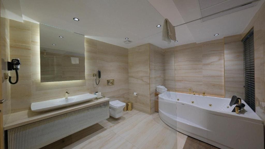 Suite with Mountain View room - Image 1
