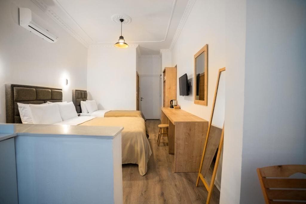 Deluxe Double or Twin Room room - Image 2