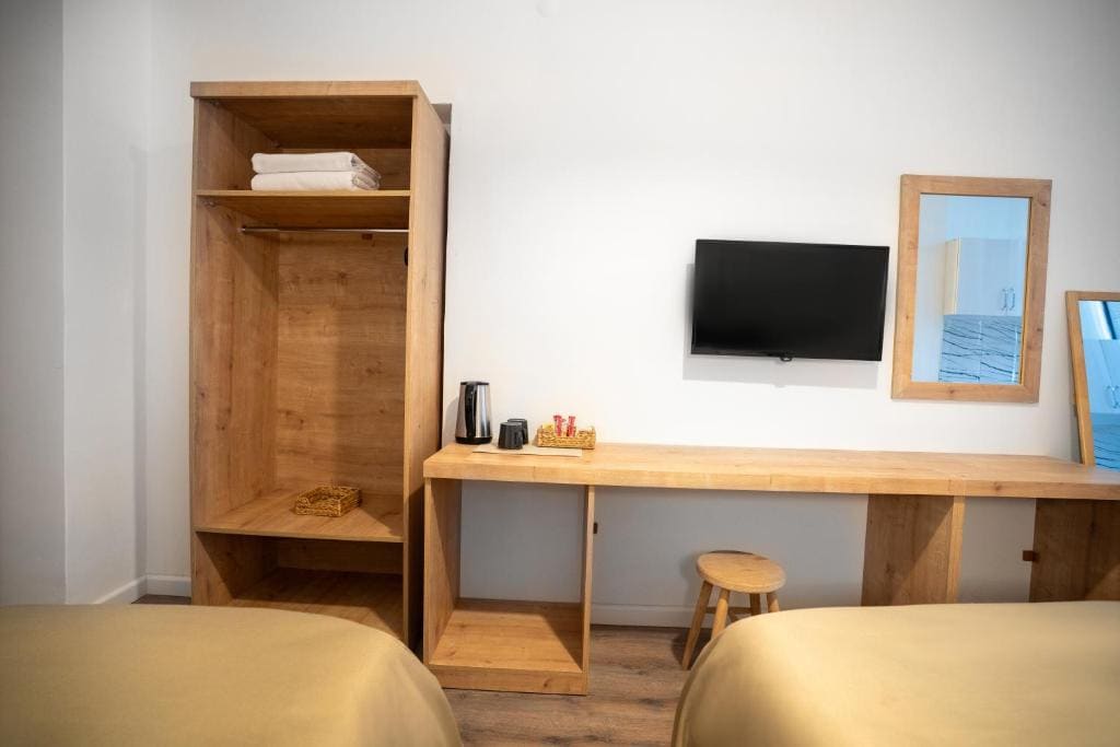 Deluxe Double or Twin Room room - Image 3