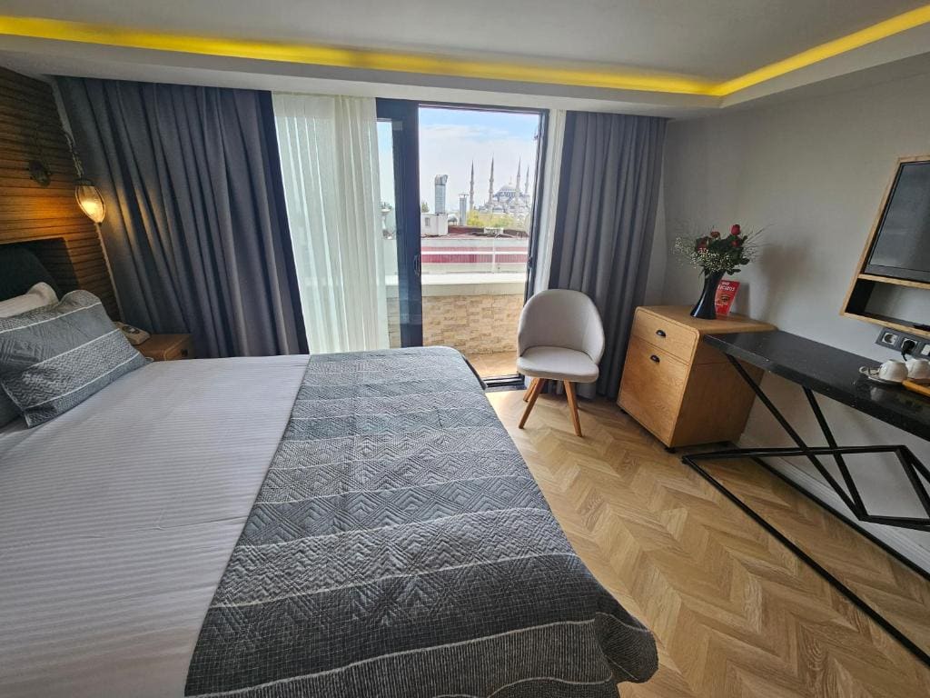 Premium Double Room with Sea View room - Image 2
