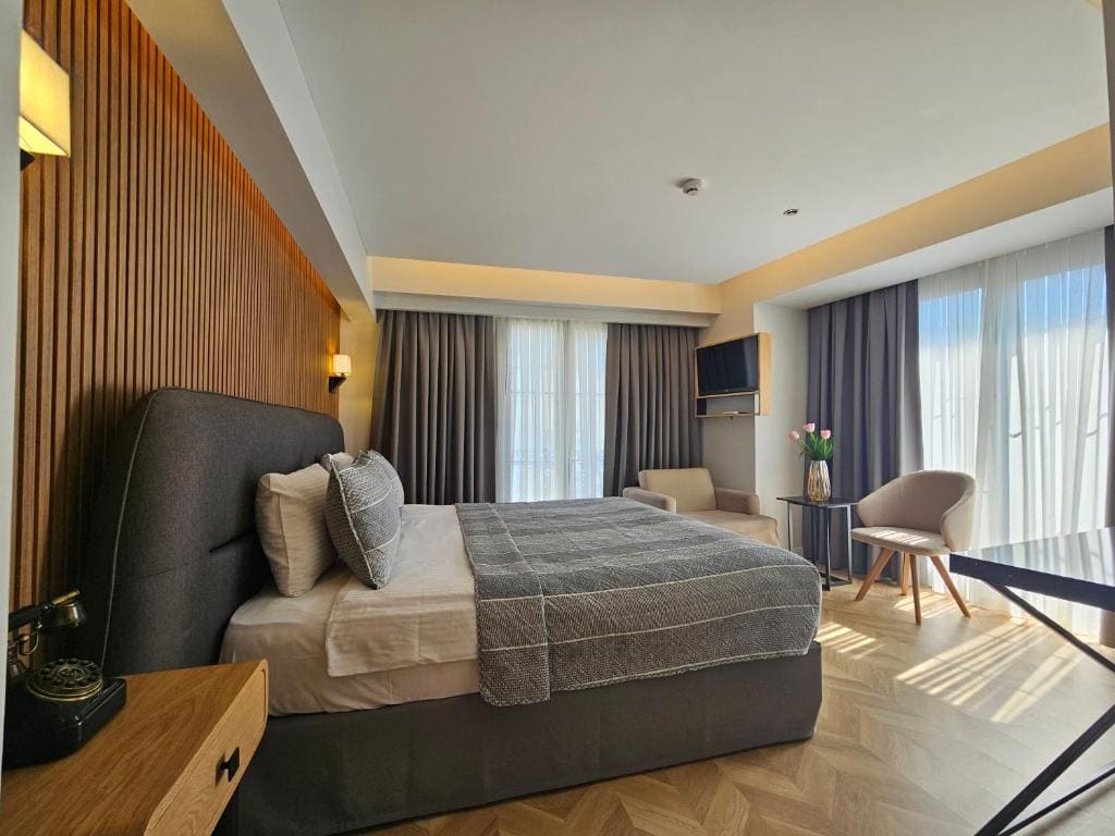 Double Room + 1 Sofa Bed room - Image 3
