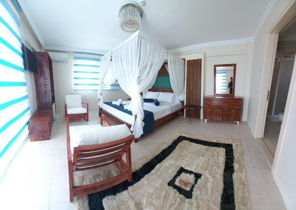 Comfort Double Room with Sea View room - Image 3
