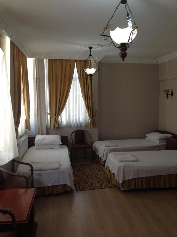 Twin Room room - Image 2