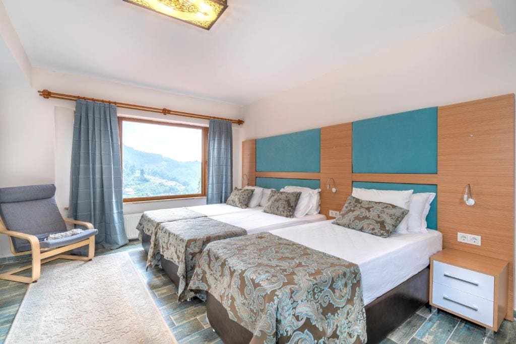 Standard Triple Room room - Image 2