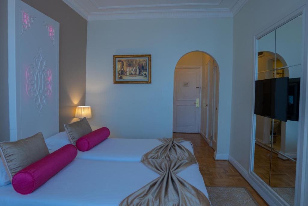 Double or Twin Room room - Image 2