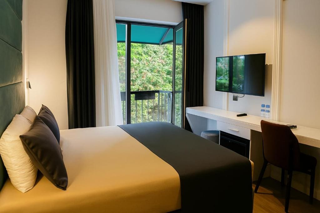Deluxe Triple Room room - Image 2