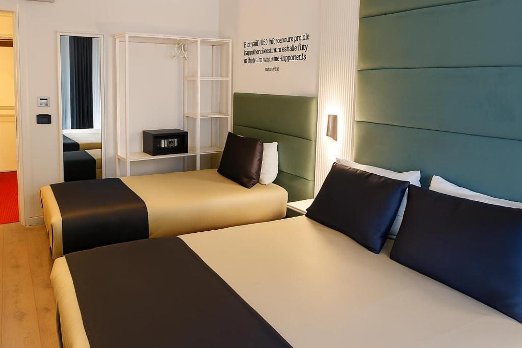 Deluxe Triple Room room - Image 1