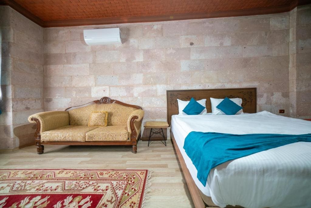 Deluxe Queen Room room - Image 1