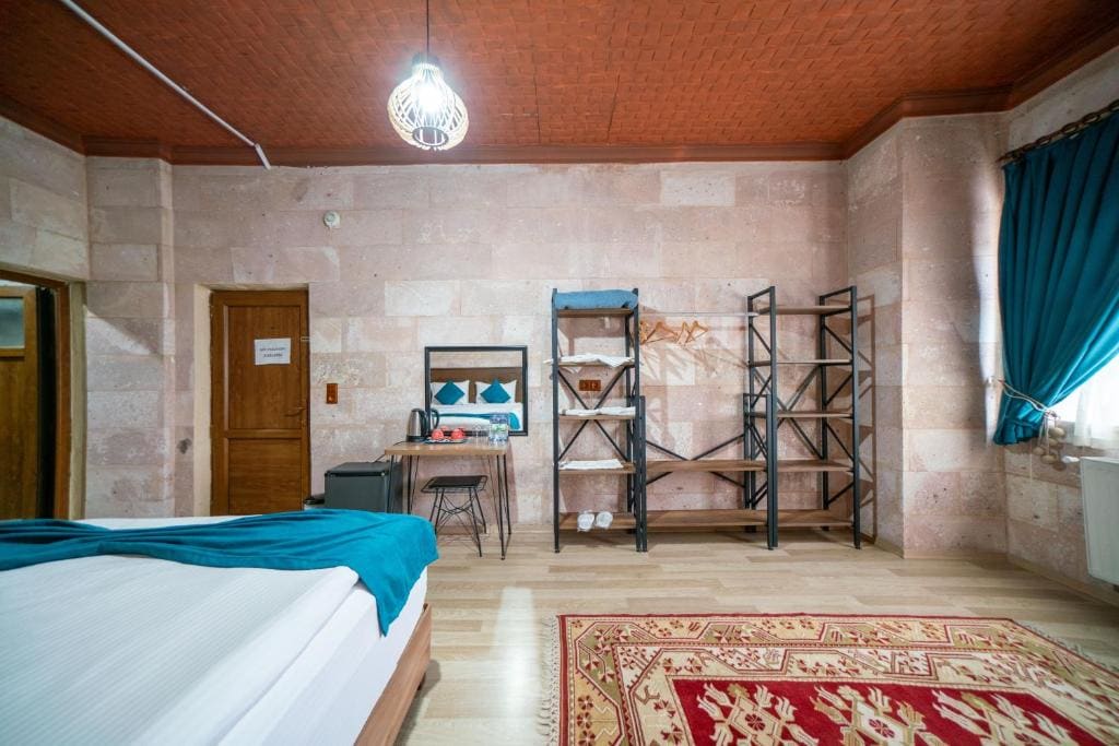 Deluxe Queen Room room - Image 2