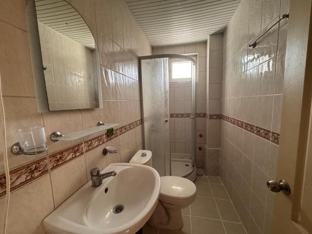 Superior Quadruple Room room - Image 3