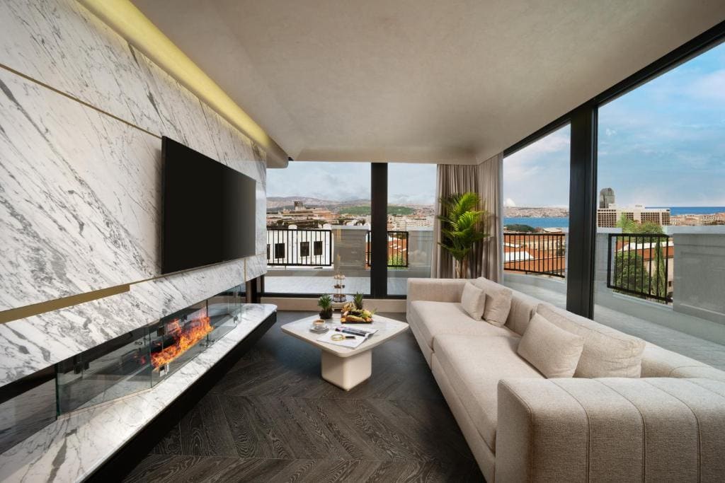 King Suite with Balcony room - Image 3