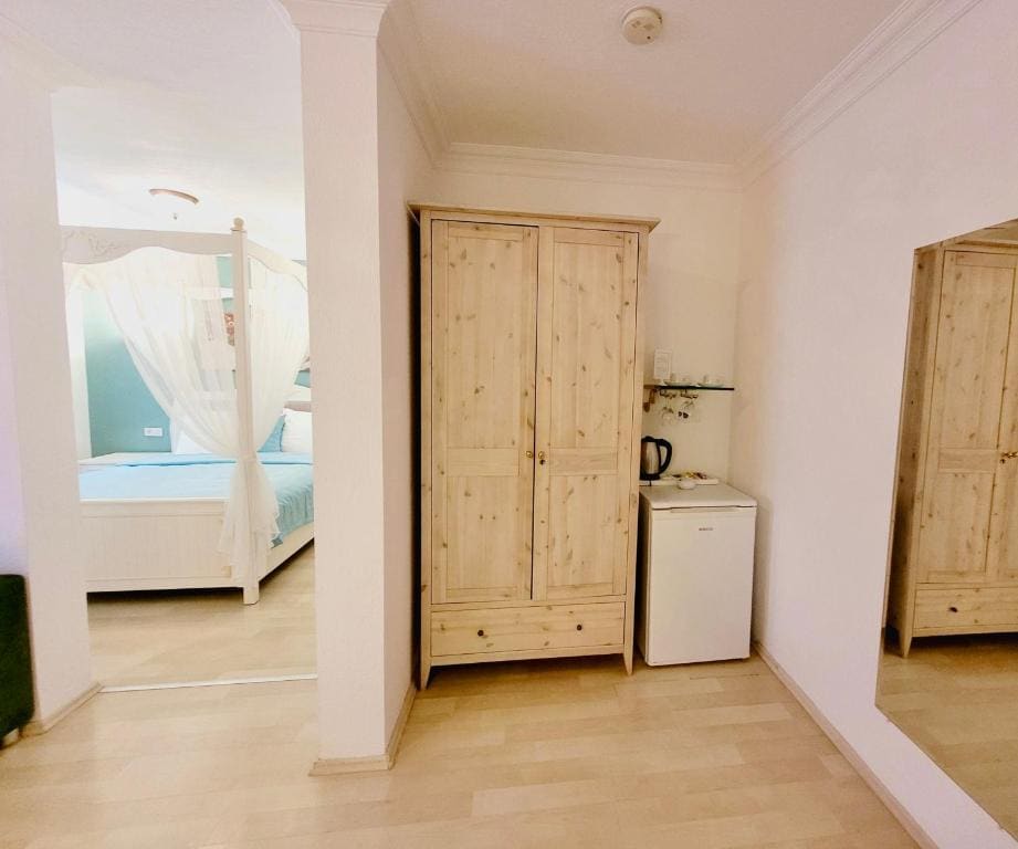 Suite with Balcony room - Image 3