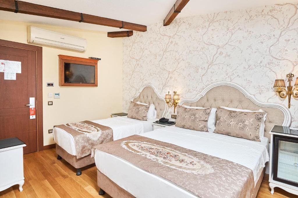 Family Room room - Image 1