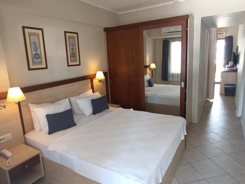 Superior Double Room room - Image 2